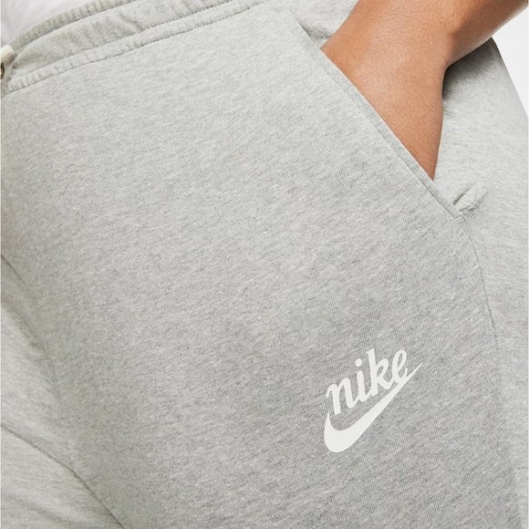 Nike gym vintage capris - Picture 3 of 7